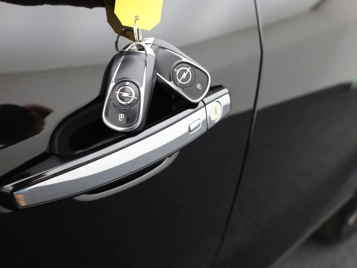 1.4 Turbo Aut. Innovation | Trekhaak | Camera | Keyless | Schuif/kantel dak | Allseason banden | Prijs Rijklaar!!