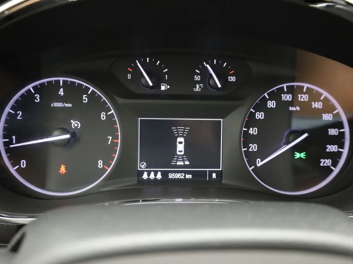 1.4 Turbo Aut. Innovation | Trekhaak | Camera | Keyless | Schuif/kantel dak | Allseason banden | Prijs Rijklaar!!