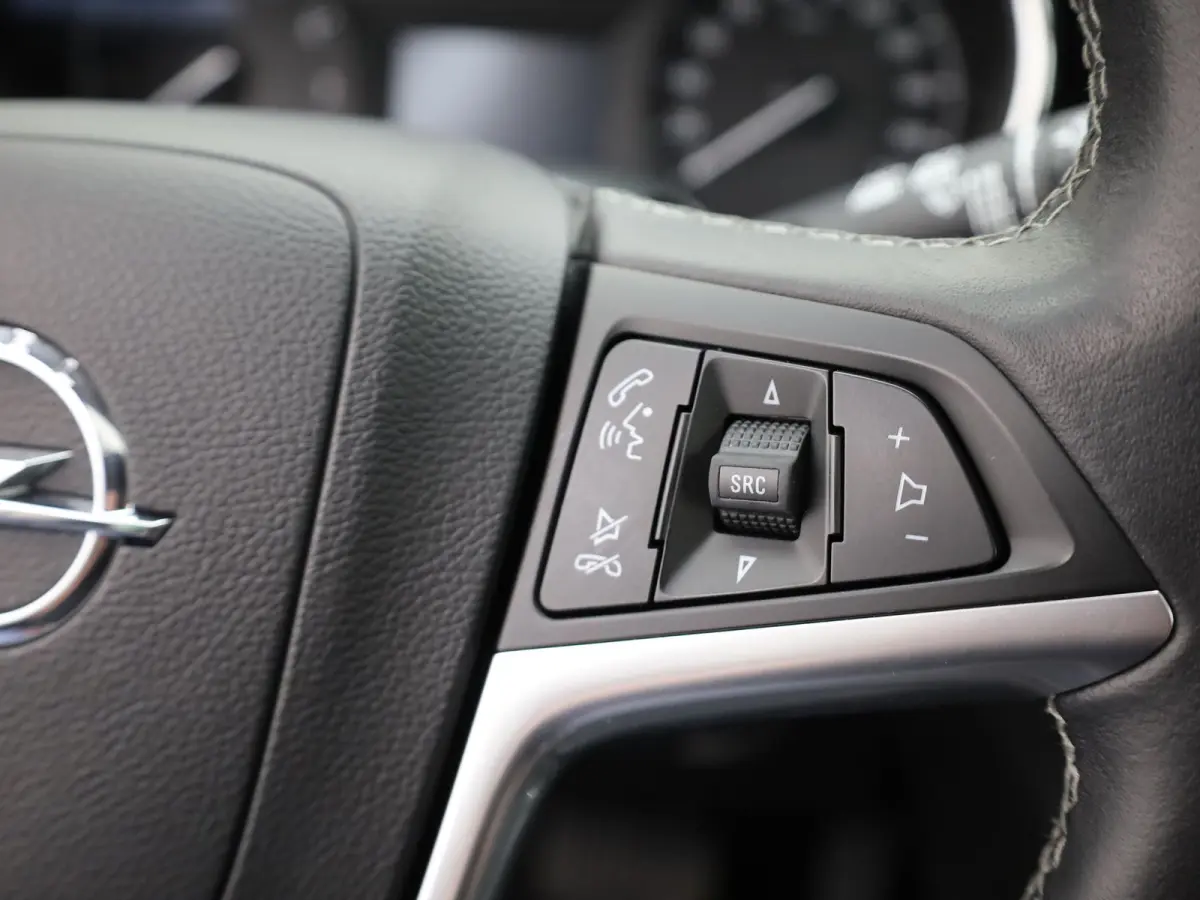 1.4 Turbo Aut. Innovation | Trekhaak | Camera | Keyless | Schuif/kantel dak | Allseason banden | Prijs Rijklaar!!