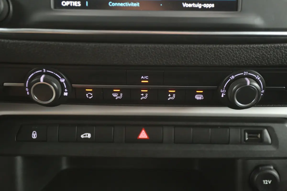 50 kWh L3H1 | Snelladen | SOH 92% | Airco | Cruise | Camera | 3 Zits | Carplay | Trekhaak | Parkeersens.