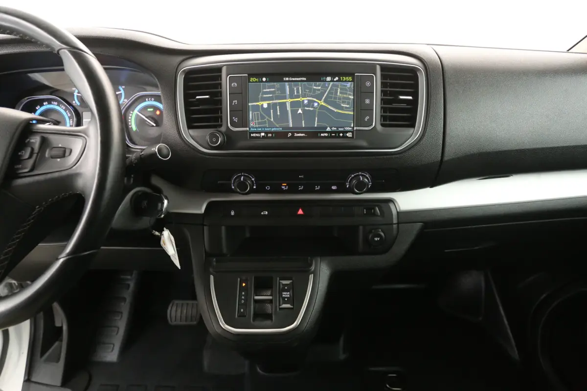 50 kWh L3H1 | Snelladen | SOH 92% | Airco | Cruise | Camera | 3 Zits | Carplay | Trekhaak | Parkeersens.