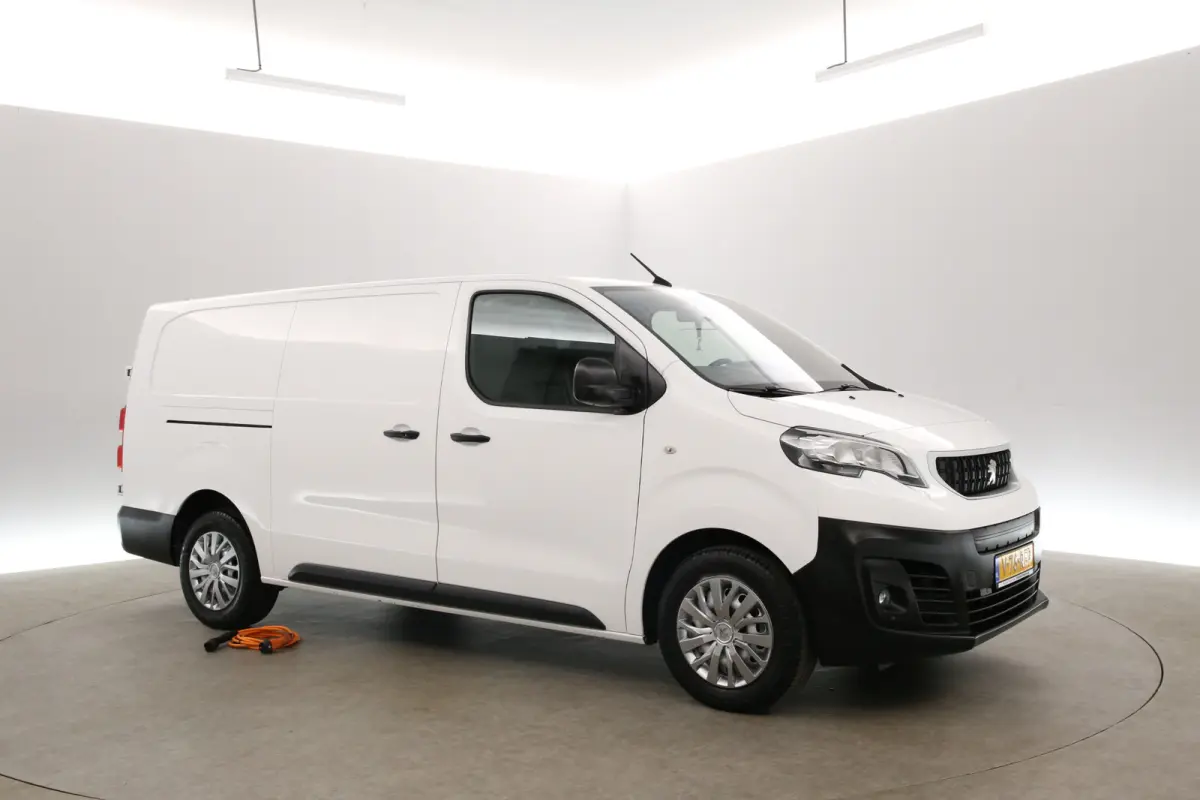 50 kWh L3H1 | Snelladen | SOH 92% | Airco | Cruise | Camera | 3 Zits | Carplay | Trekhaak | Parkeersens.