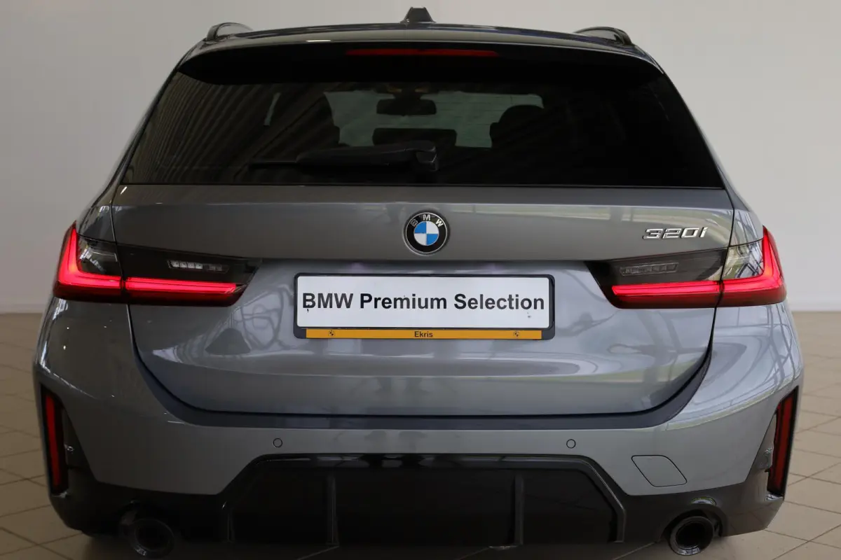 320i M Sportpakket | 19 inch | Hi-Fi | Elektrische Trekhaak | Stoelverwarming