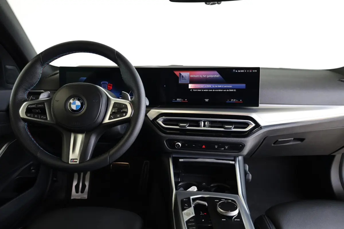 320i M Sportpakket | 19 inch | Hi-Fi | Elektrische Trekhaak | Stoelverwarming