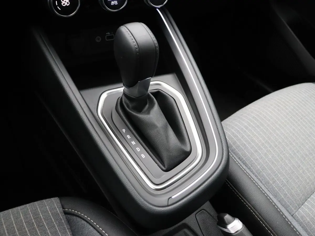 1.6 E-Tech Full Hybrid 145 techno | Navigatie | Cruise Control | Achteruitrij Camera | Climate Control | Apple Carplay & Android Auto |