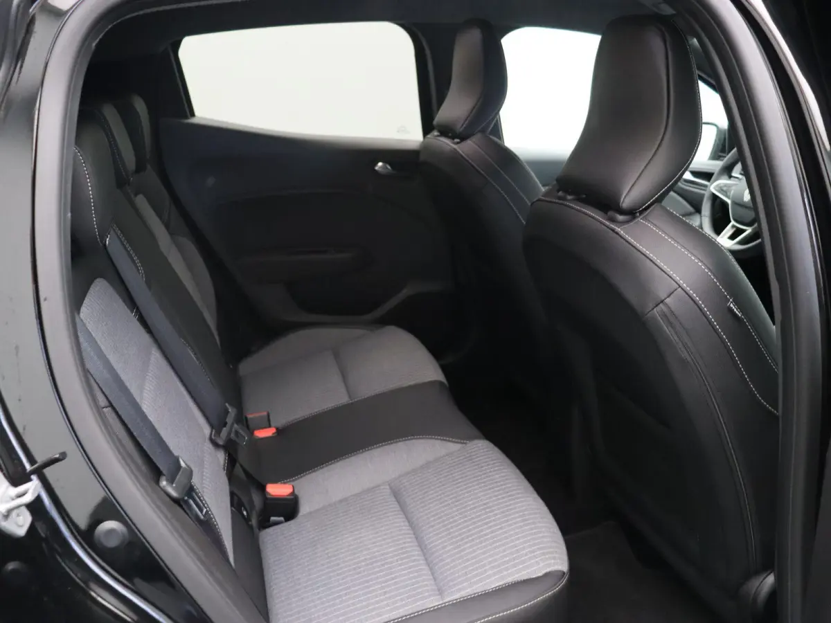 1.6 E-Tech Full Hybrid 145 techno | Navigatie | Cruise Control | Achteruitrij Camera | Climate Control | Apple Carplay & Android Auto |