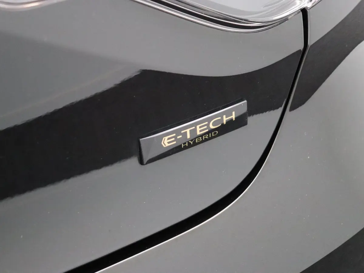 1.6 E-Tech Full Hybrid 145 techno | Navigatie | Cruise Control | Achteruitrij Camera | Climate Control | Apple Carplay & Android Auto |