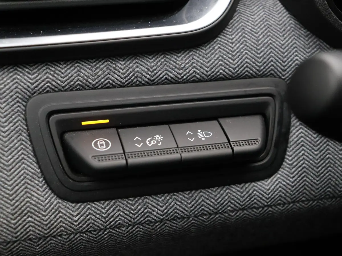 1.6 E-Tech Full Hybrid 145 techno | Navigatie | Cruise Control | Achteruitrij Camera | Climate Control | Apple Carplay & Android Auto |