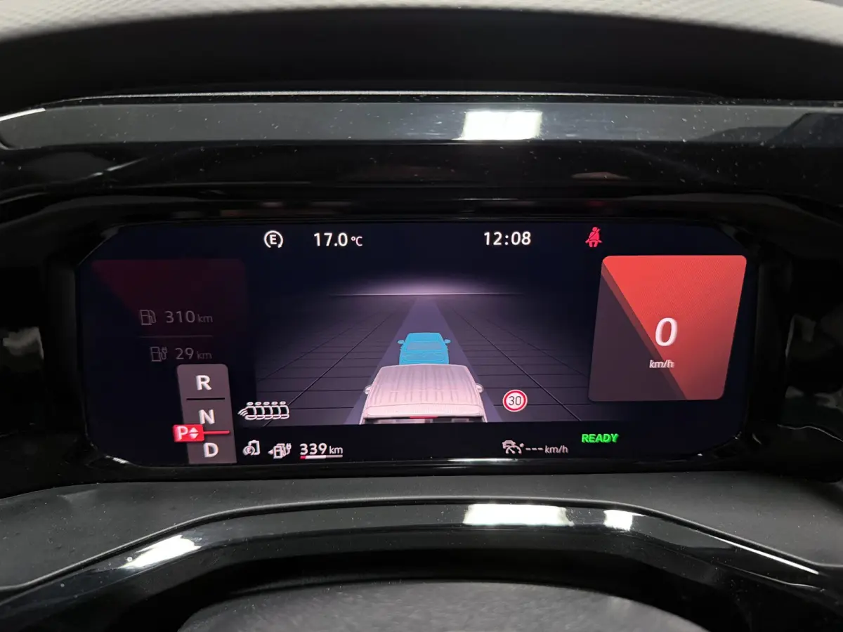 1.4 eHybrid Energetic 7P PANO/NAVI/TREK-HAAK/CAM/ADAPT-CRUISE/DAB/CARPLAY///