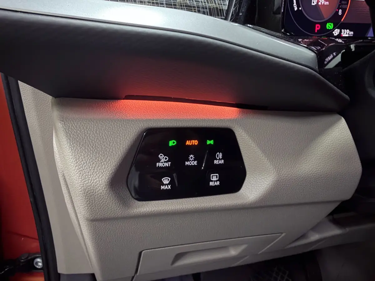 1.4 eHybrid Energetic 7P PANO/NAVI/TREK-HAAK/CAM/ADAPT-CRUISE/DAB/CARPLAY///