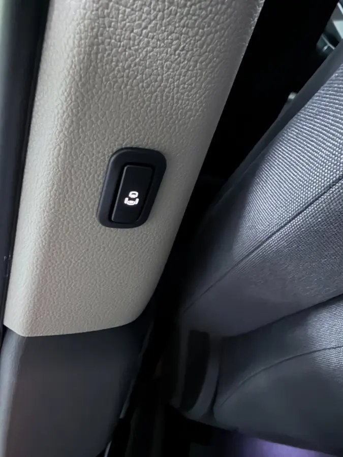 1.4 eHybrid Energetic 7P PANO/NAVI/TREK-HAAK/CAM/ADAPT-CRUISE/DAB/CARPLAY///