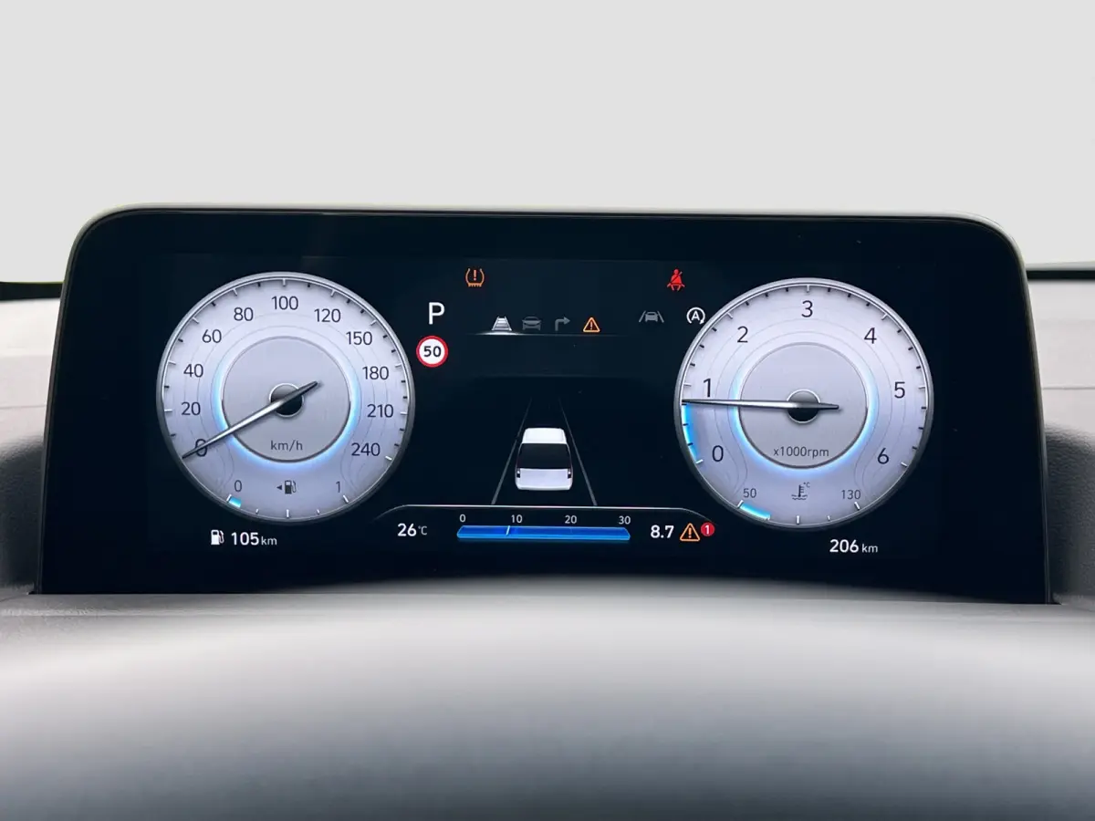 2.2 Dubbele Cabine 6 pers Aut. Camera | 6 pers Dubbele cabine | 2 schuifdeuren | Carplay | Trekhaak | Adaptive cruise controle | Ruiten achter | Parkeersensoren voor en achter | Climate cont