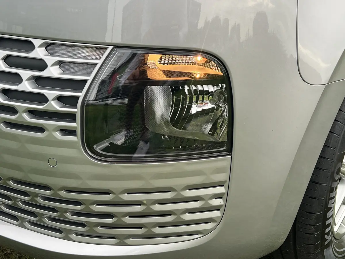 2.2 Dubbele Cabine 6 pers Aut. Camera | 6 pers Dubbele cabine | 2 schuifdeuren | Carplay | Trekhaak | Adaptive cruise controle | Ruiten achter | Parkeersensoren voor en achter | Climate cont