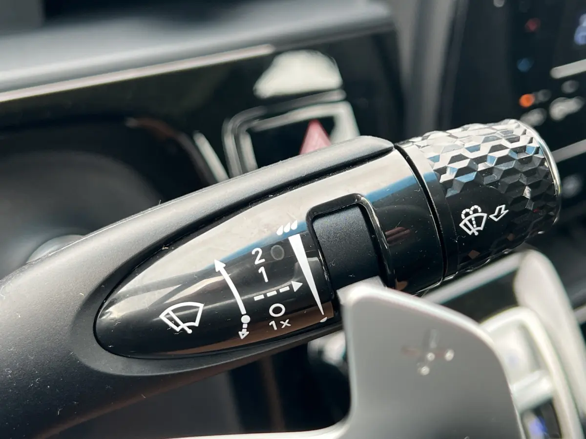 2.2 Dubbele Cabine 6 pers Aut. Camera | 6 pers Dubbele cabine | 2 schuifdeuren | Carplay | Trekhaak | Adaptive cruise controle | Ruiten achter | Parkeersensoren voor en achter | Climate cont