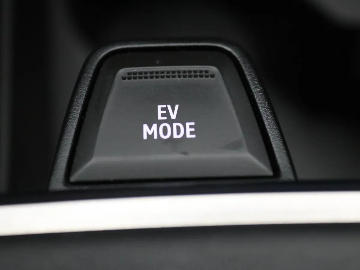 300pk E-Tech 4x4 plug-in hybrid atelier Alpine Harman/Kardon