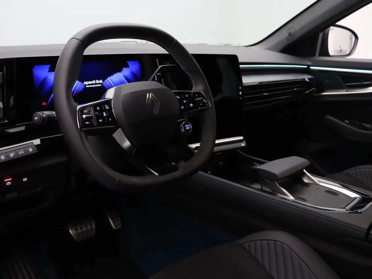 300pk E-Tech 4x4 plug-in hybrid atelier Alpine Harman/Kardon
