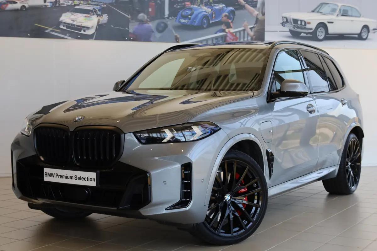 xDrive50e M-Sport Pro | Driving Assistant Professional | Intergral Active Steering | Elekr. Trekhaak | Panoramadak | Harman/Kardon | Stoelventilatie