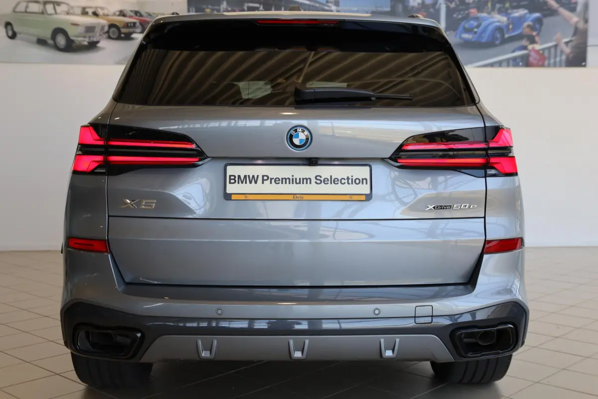 xDrive50e M-Sport Pro | Driving Assistant Professional | Intergral Active Steering | Elekr. Trekhaak | Panoramadak | Harman/Kardon | Stoelventilatie