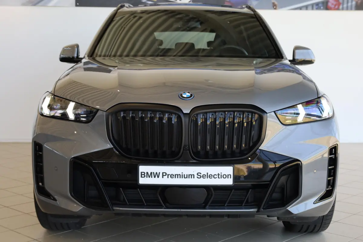xDrive50e M-Sport Pro | Driving Assistant Professional | Intergral Active Steering | Elekr. Trekhaak | Panoramadak | Harman/Kardon | Stoelventilatie