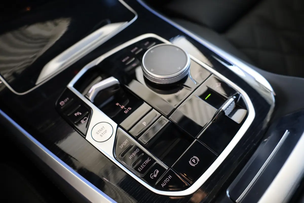 xDrive50e M-Sport Pro | Driving Assistant Professional | Intergral Active Steering | Elekr. Trekhaak | Panoramadak | Harman/Kardon | Stoelventilatie