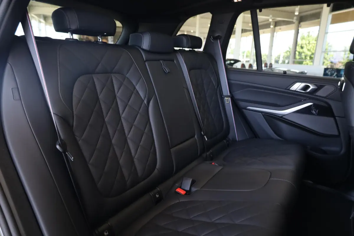 xDrive50e M-Sport Pro | Driving Assistant Professional | Intergral Active Steering | Elekr. Trekhaak | Panoramadak | Harman/Kardon | Stoelventilatie