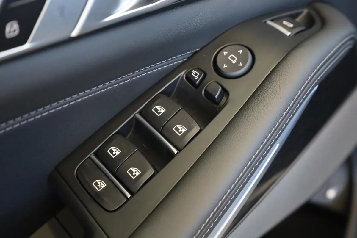 xDrive50e M-Sport Pro | Driving Assistant Professional | Intergral Active Steering | Elekr. Trekhaak | Panoramadak | Harman/Kardon | Stoelventilatie