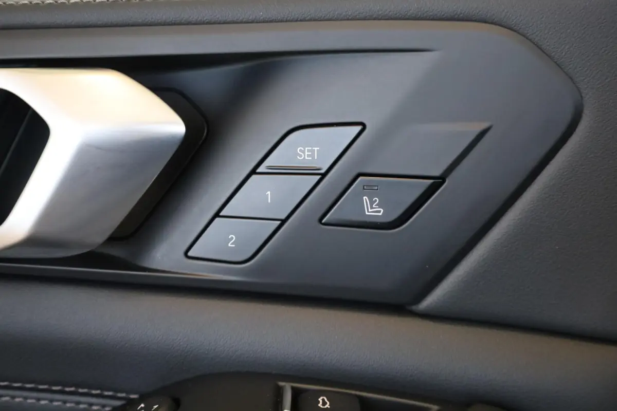 xDrive50e M-Sport Pro | Driving Assistant Professional | Intergral Active Steering | Elekr. Trekhaak | Panoramadak | Harman/Kardon | Stoelventilatie
