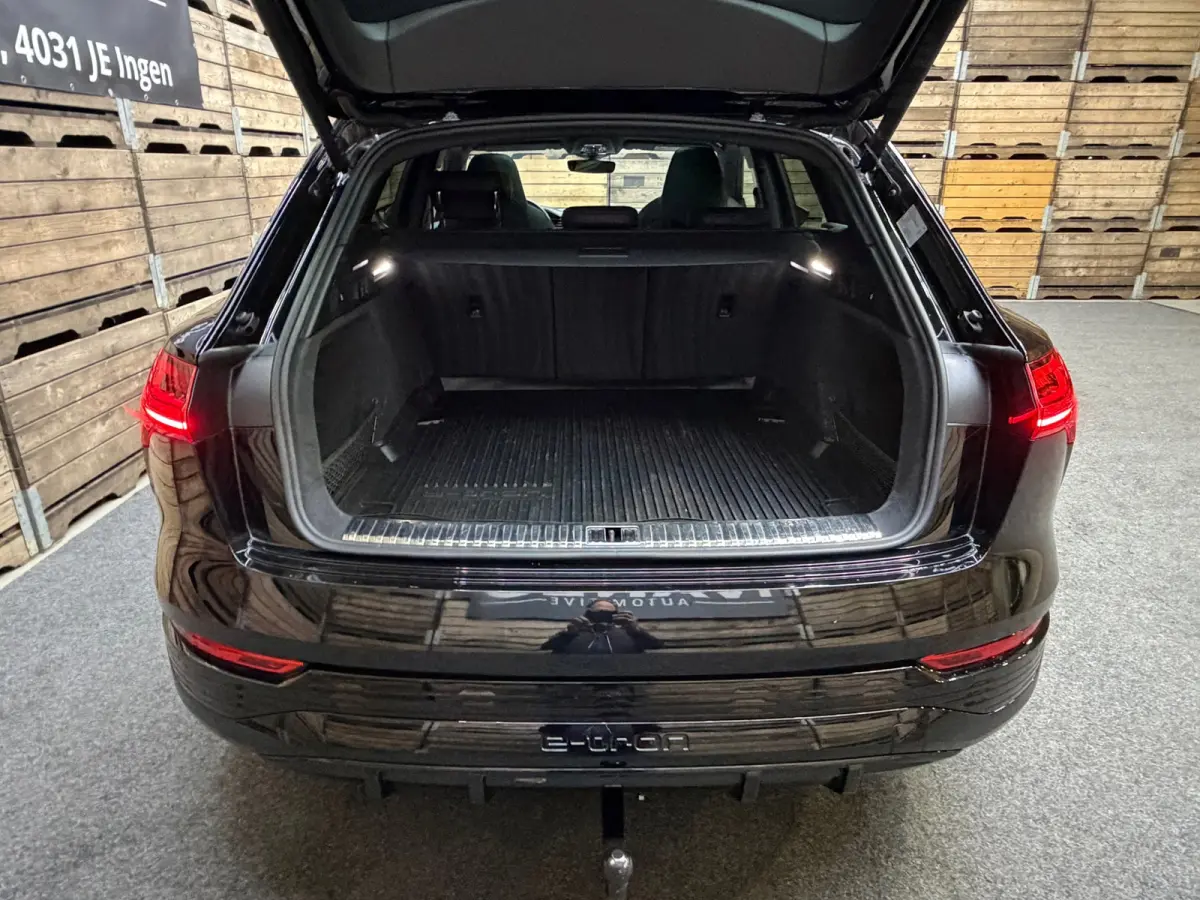 SQ8 50 quattro S Edition 95 kWh,21"LM, Pano, Adaptive Cruise, 360, Trekhaak, Luchtvering, Leder