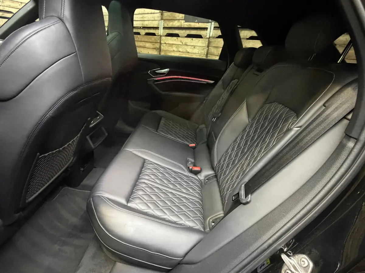 SQ8 50 quattro S Edition 95 kWh,21"LM, Pano, Adaptive Cruise, 360, Trekhaak, Luchtvering, Leder