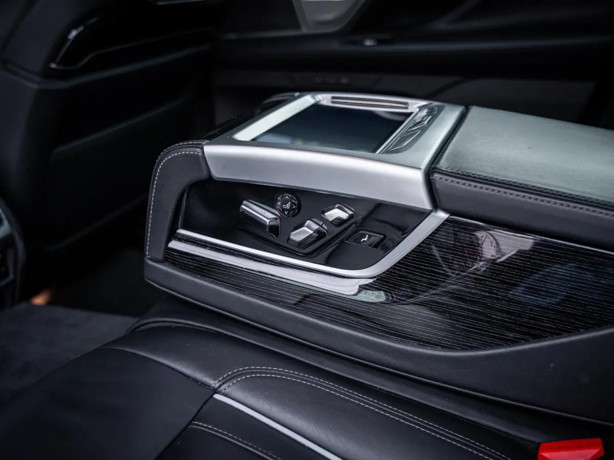 745Le High Executive - M-Sport l Bernina l Rear Ent. l Massage l Pano l Laser