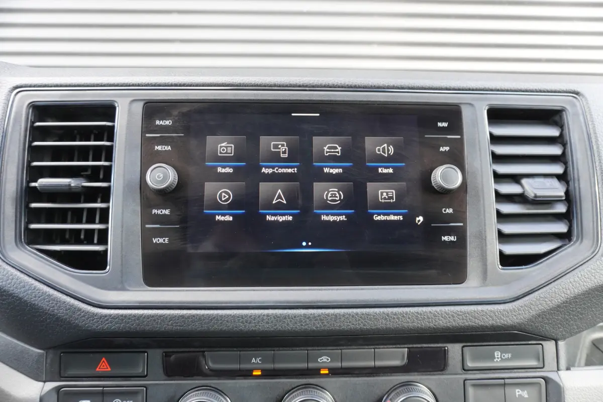 50 N1 Dubbellucht 160pk Automaat L4H3/L3H2 Apple Carplay 3500kg Trekgewicht Imperiaal Camera Parkeersensoren Cruise control
