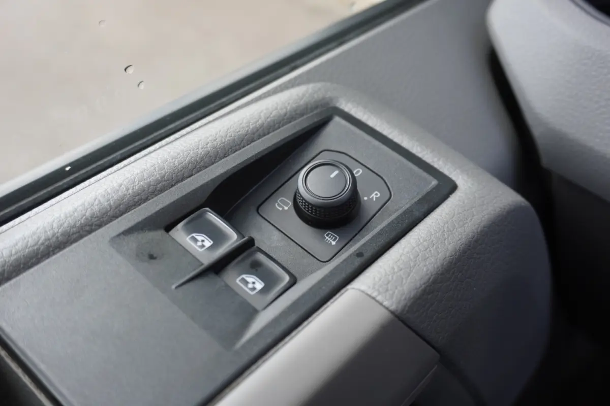 50 N1 Dubbellucht 160pk Automaat L4H3/L3H2 Apple Carplay 3500kg Trekgewicht Imperiaal Camera Parkeersensoren Cruise control