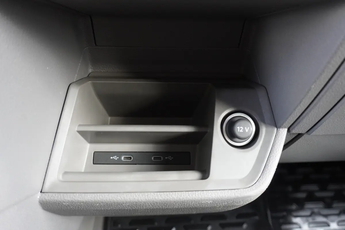50 N1 Dubbellucht 160pk Automaat L4H3/L3H2 Apple Carplay 3500kg Trekgewicht Imperiaal Camera Parkeersensoren Cruise control