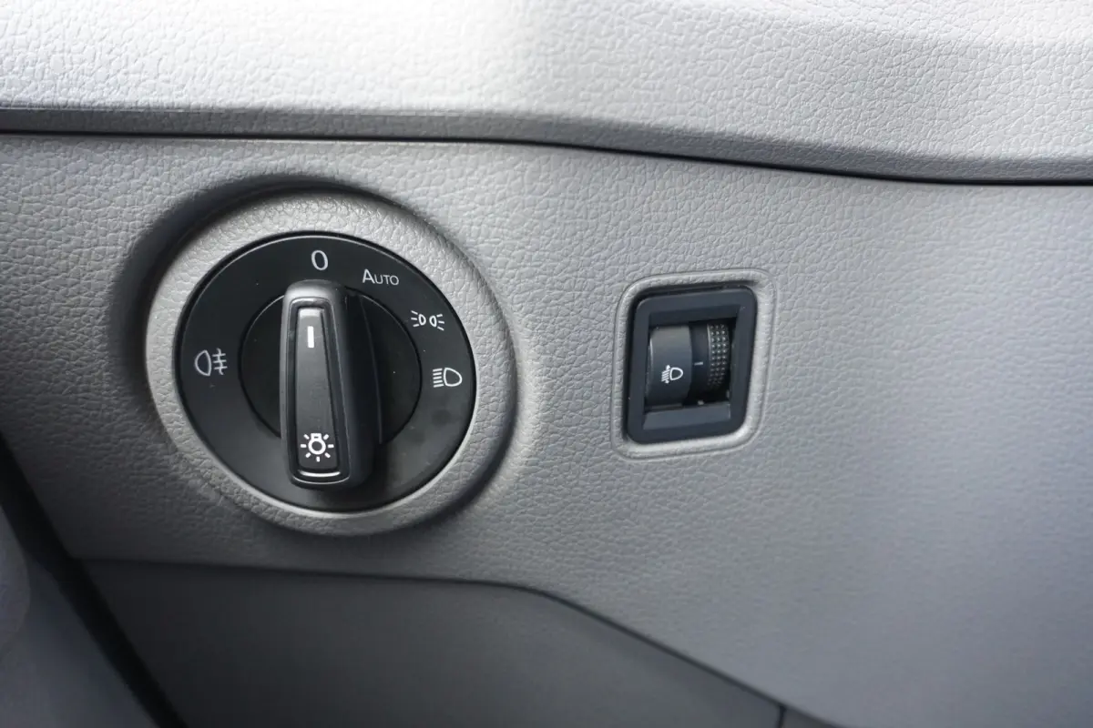 50 N1 Dubbellucht 160pk Automaat L4H3/L3H2 Apple Carplay 3500kg Trekgewicht Imperiaal Camera Parkeersensoren Cruise control