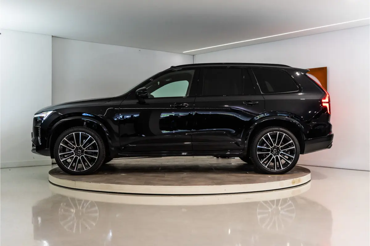 2.0 T8 Plug-in hybrid AWD Ultra Dark Long Range 406PK GLOEDNIEUW | 7 Pers. | Bowers | Pano | Trekhaak | VOL! 3 jaar Fabrieksgarantie
