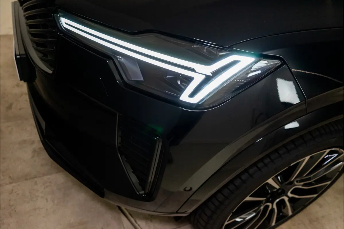 2.0 T8 Plug-in hybrid AWD Ultra Dark Long Range 406PK GLOEDNIEUW | 7 Pers. | Bowers | Pano | Trekhaak | VOL! 3 jaar Fabrieksgarantie