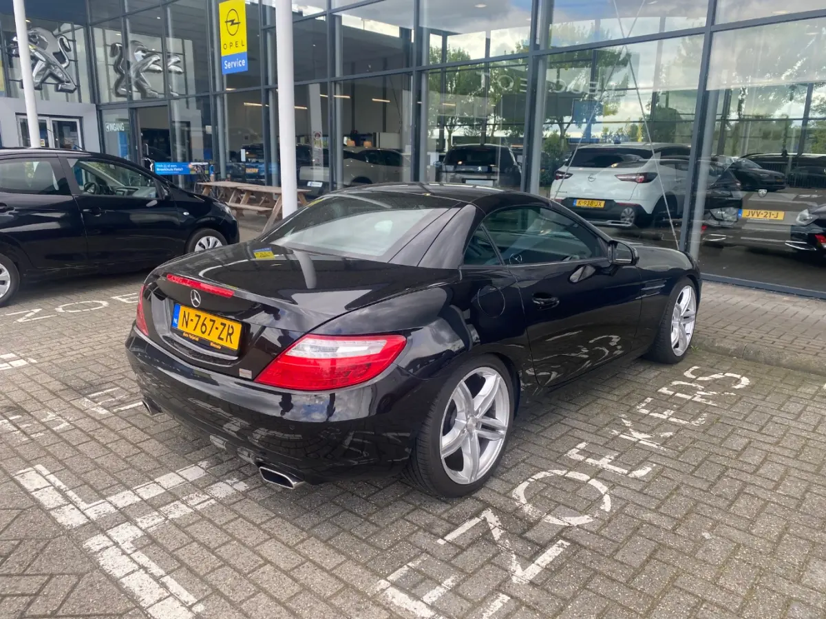200 K. AMG-line 184PK NIEUWSTAAT I 2ste eig. I AMG-line I Navi I Leer I Nekverwarming I Winterpakket I 18" I