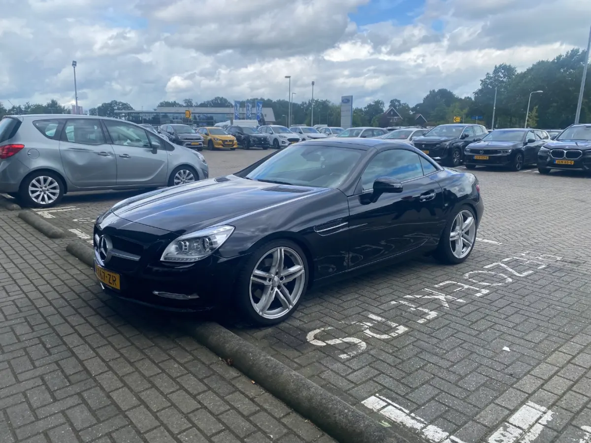 200 K. AMG-line 184PK NIEUWSTAAT I 2ste eig. I AMG-line I Navi I Leer I Nekverwarming I Winterpakket I 18" I