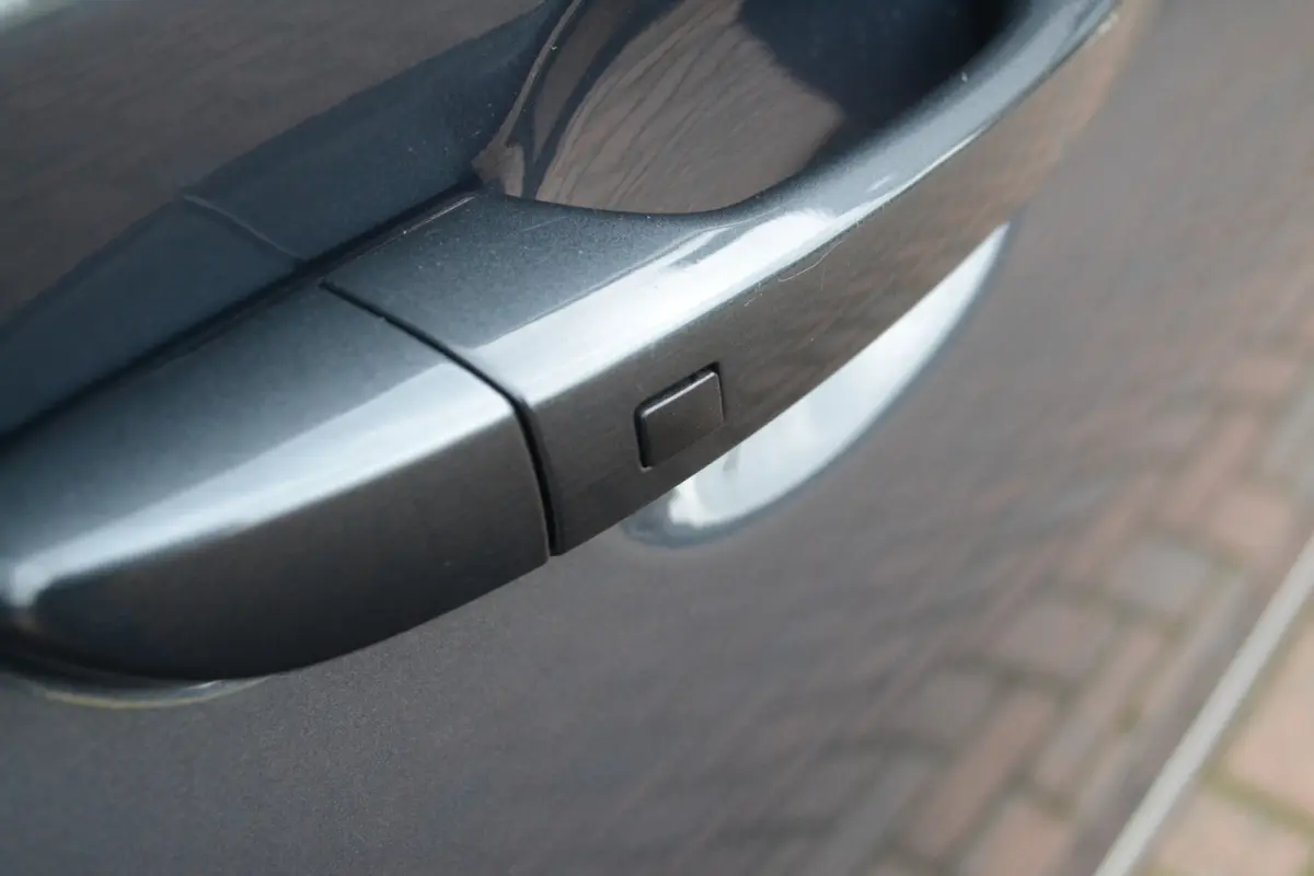 EV Premium 64 kWh | 98% SOH | Schuifdak | Keyless | Stoelventilatie/verwarming | Camera | Stuurverwarming