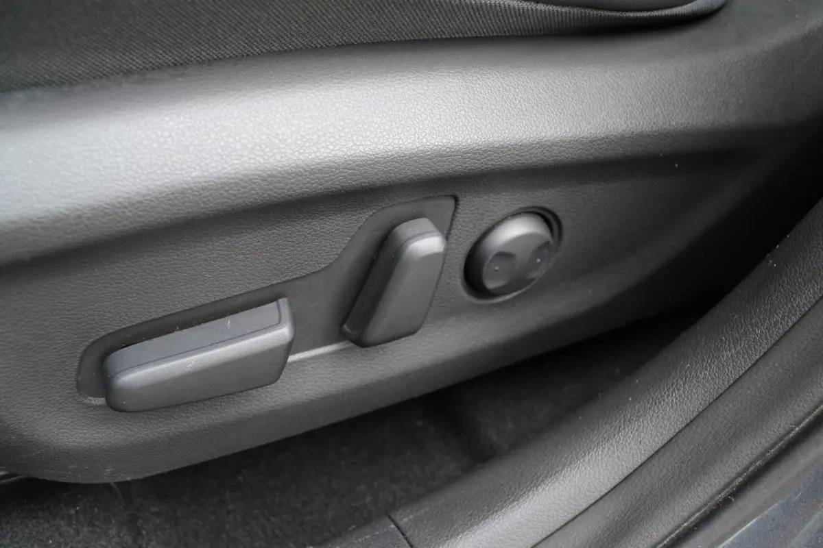 EV Premium 64 kWh | 98% SOH | Schuifdak | Keyless | Stoelventilatie/verwarming | Camera | Stuurverwarming