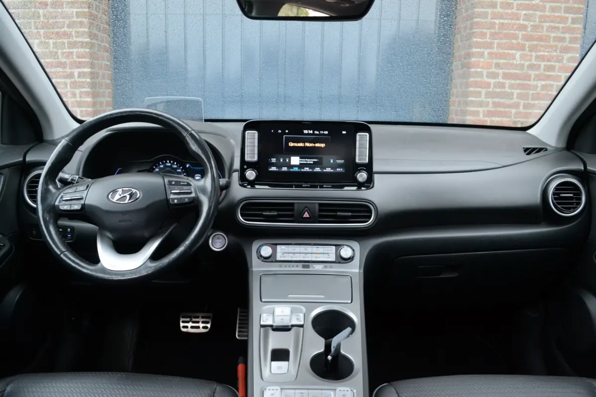 EV Premium 64 kWh | 98% SOH | Schuifdak | Keyless | Stoelventilatie/verwarming | Camera | Stuurverwarming