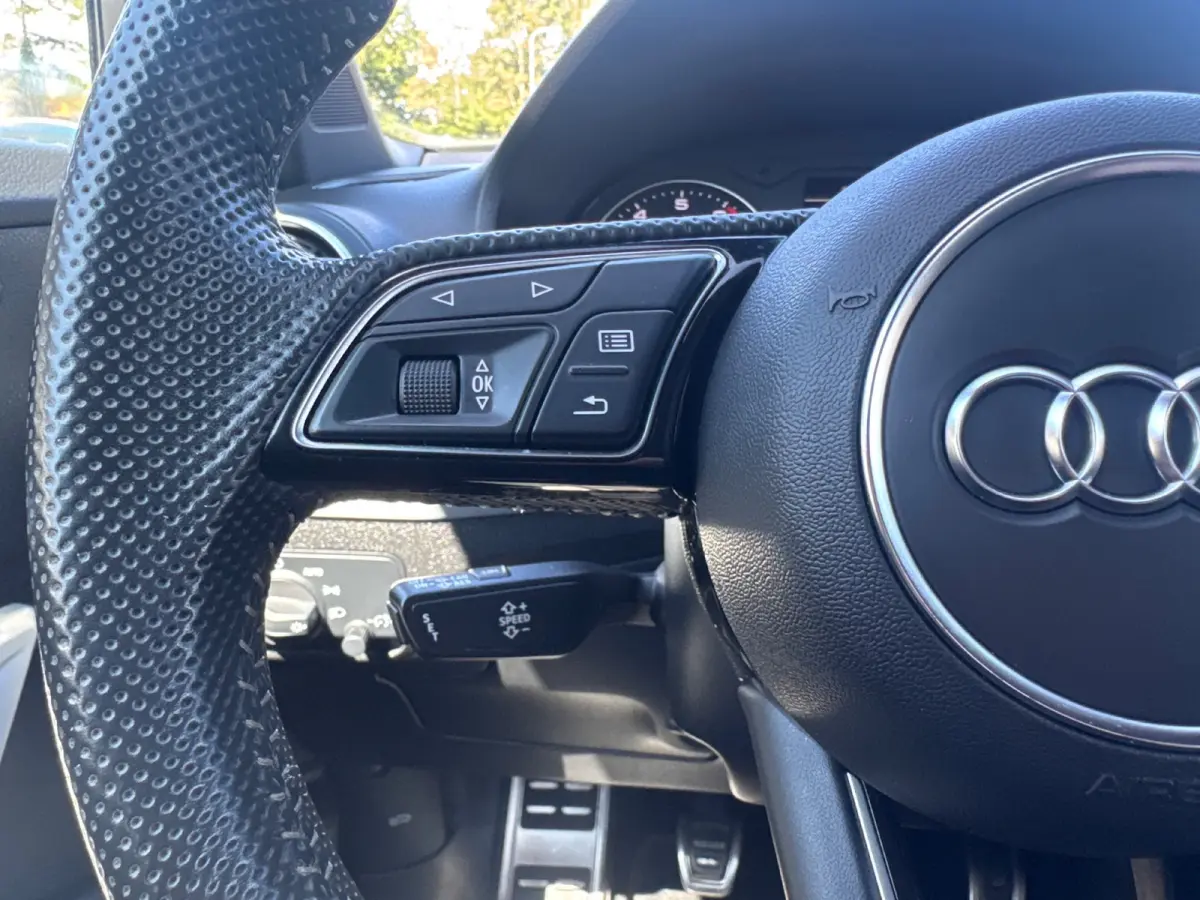 35 TFSI 150PK S-LINE EDITION NAVI/PDC/HALF-LEDER