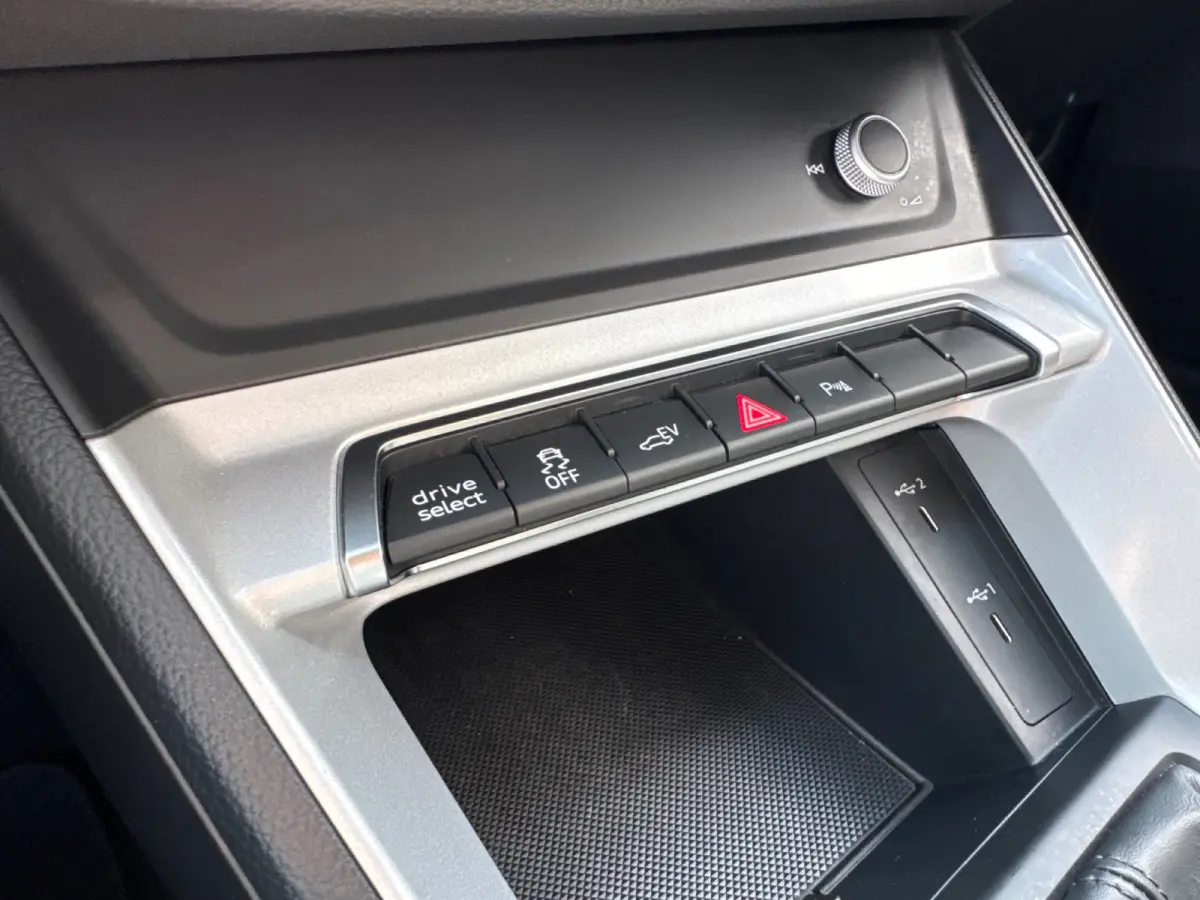 45 TFSI e 245PK BUSINESS EDITION PHEV LEDER/NAVICAMERA/CARPLAY/ELEKTR.KLEP ****