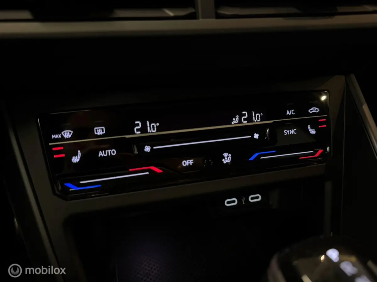 1.0 TSI 3x R-line Panorama/Keyless/Black style