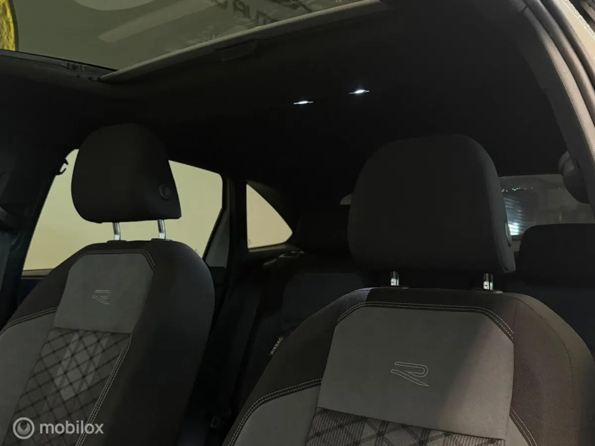 1.0 TSI 3x R-line Panorama/Keyless/Black style