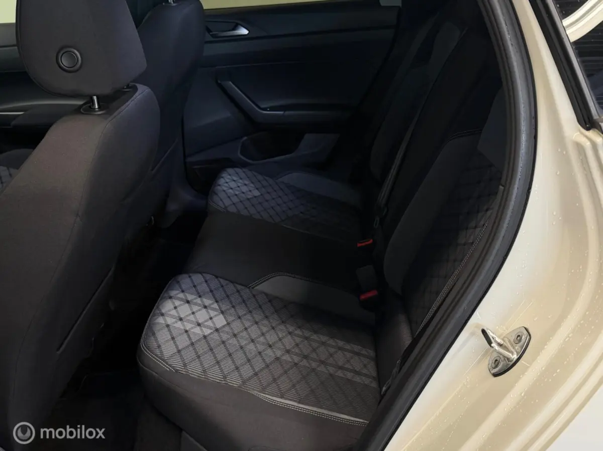 1.0 TSI 3x R-line Panorama/Keyless/Black style