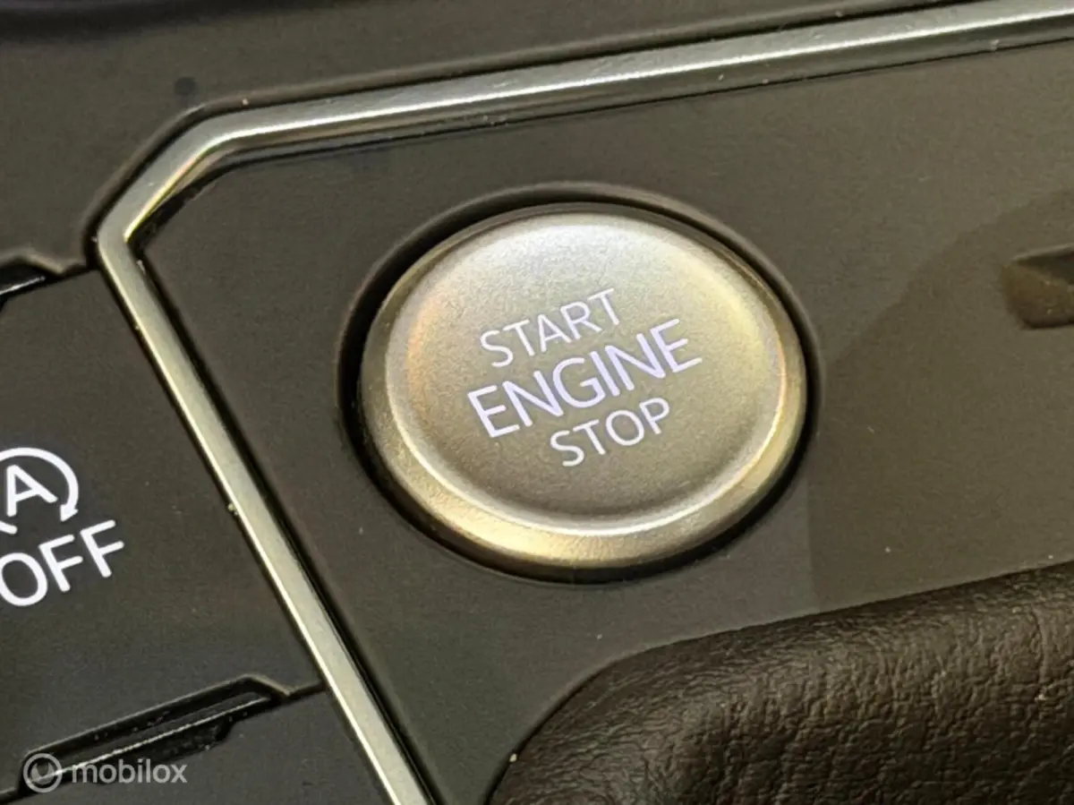 1.0 TSI 3x R-line Panorama/Keyless/Black style