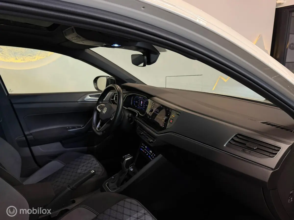 1.0 TSI 3x R-line Panorama/Keyless/Black style