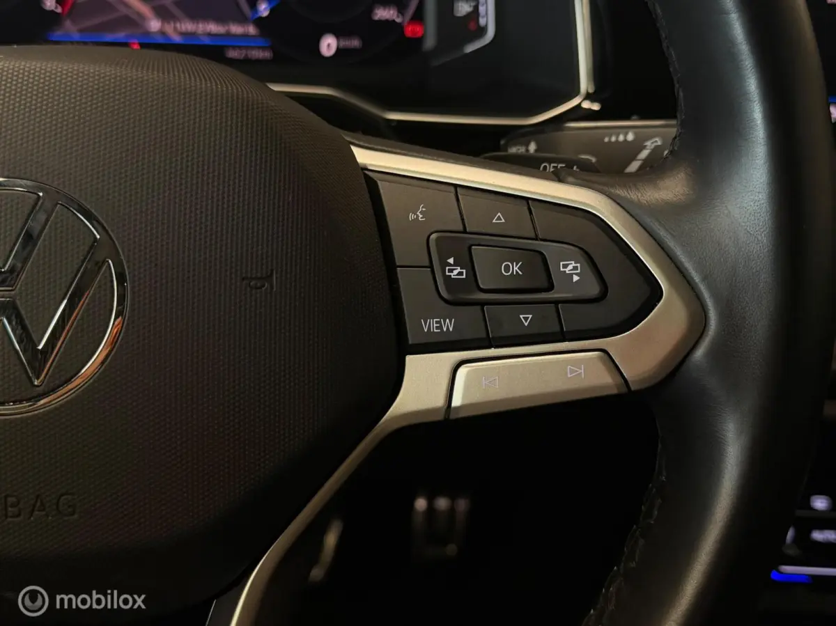 1.0 TSI 3x R-line Panorama/Keyless/Black style