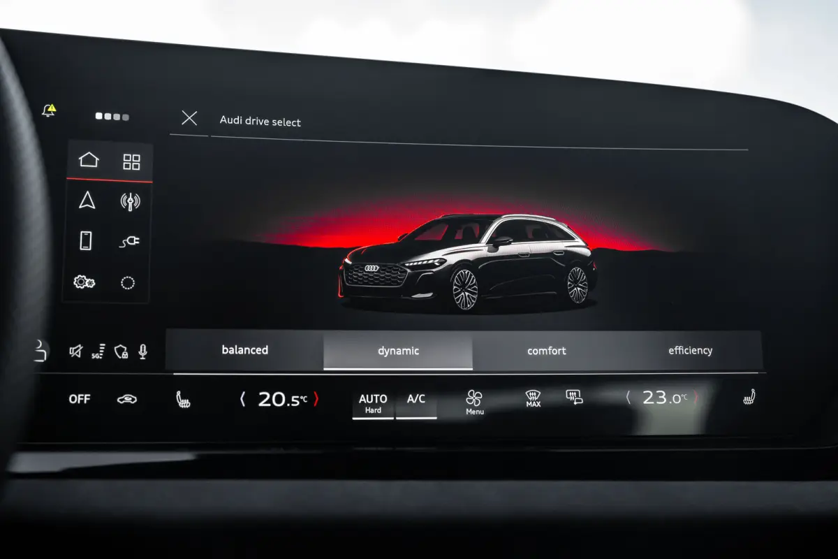 S edition, A5 (2025) | Adaptive cruise control | Aluminium optiek in het interieur | Audi smartphone interface